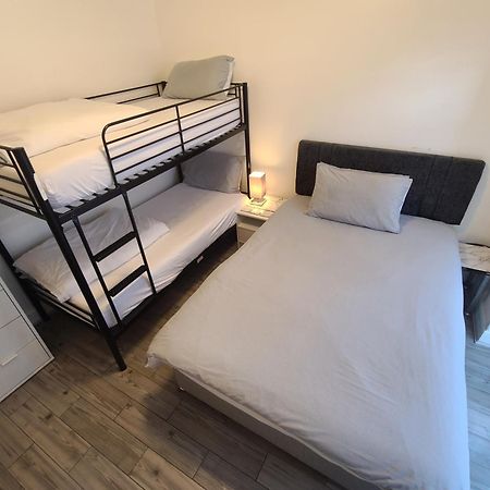 Gatwick Rooms-Travel Service-Airport Parking Ifield Dış mekan fotoğraf