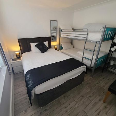 Gatwick Rooms-Travel Service-Airport Parking Ifield Dış mekan fotoğraf