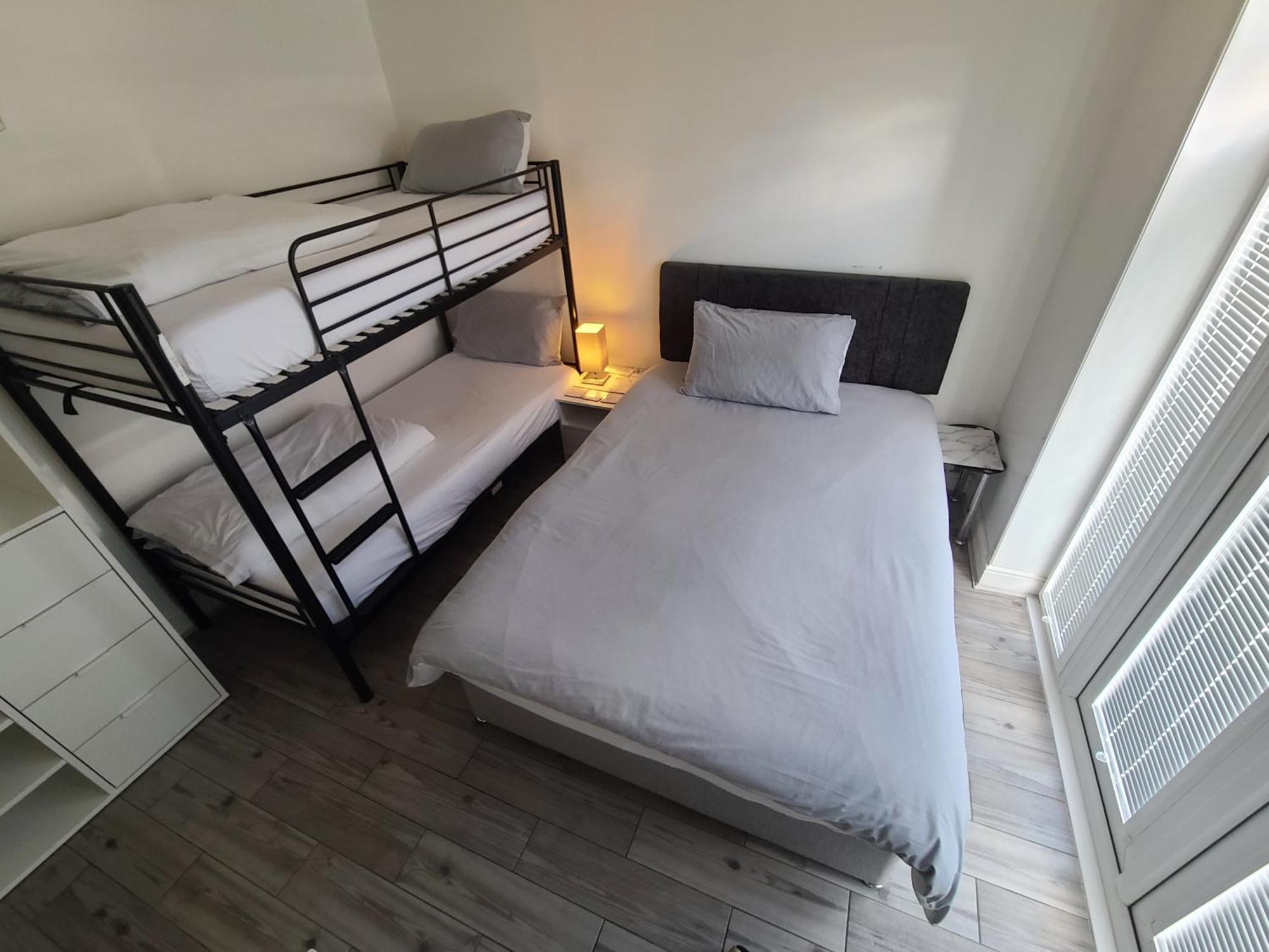 Gatwick Rooms-Travel Service-Airport Parking Ifield Dış mekan fotoğraf
