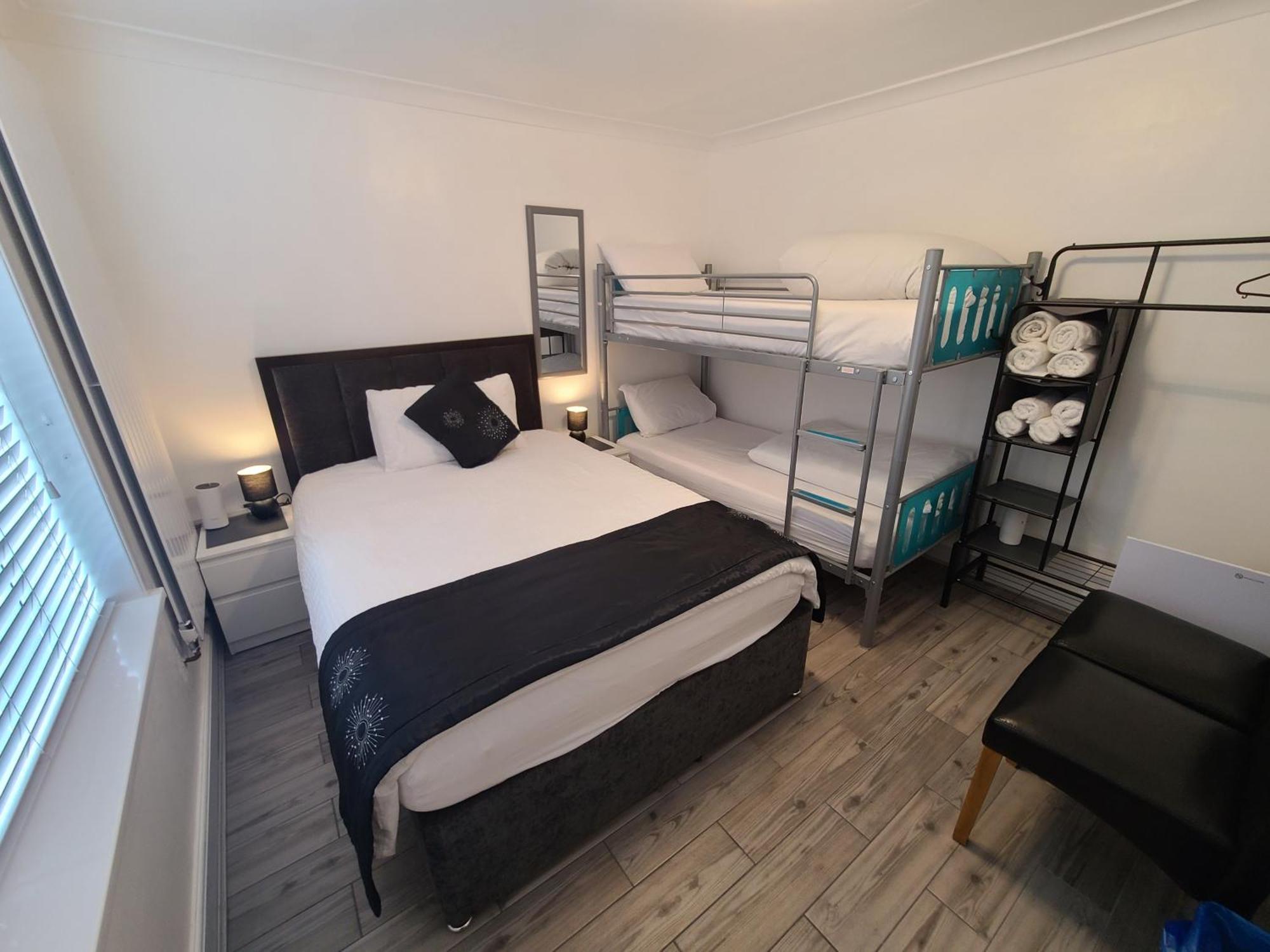 Gatwick Rooms-Travel Service-Airport Parking Ifield Dış mekan fotoğraf