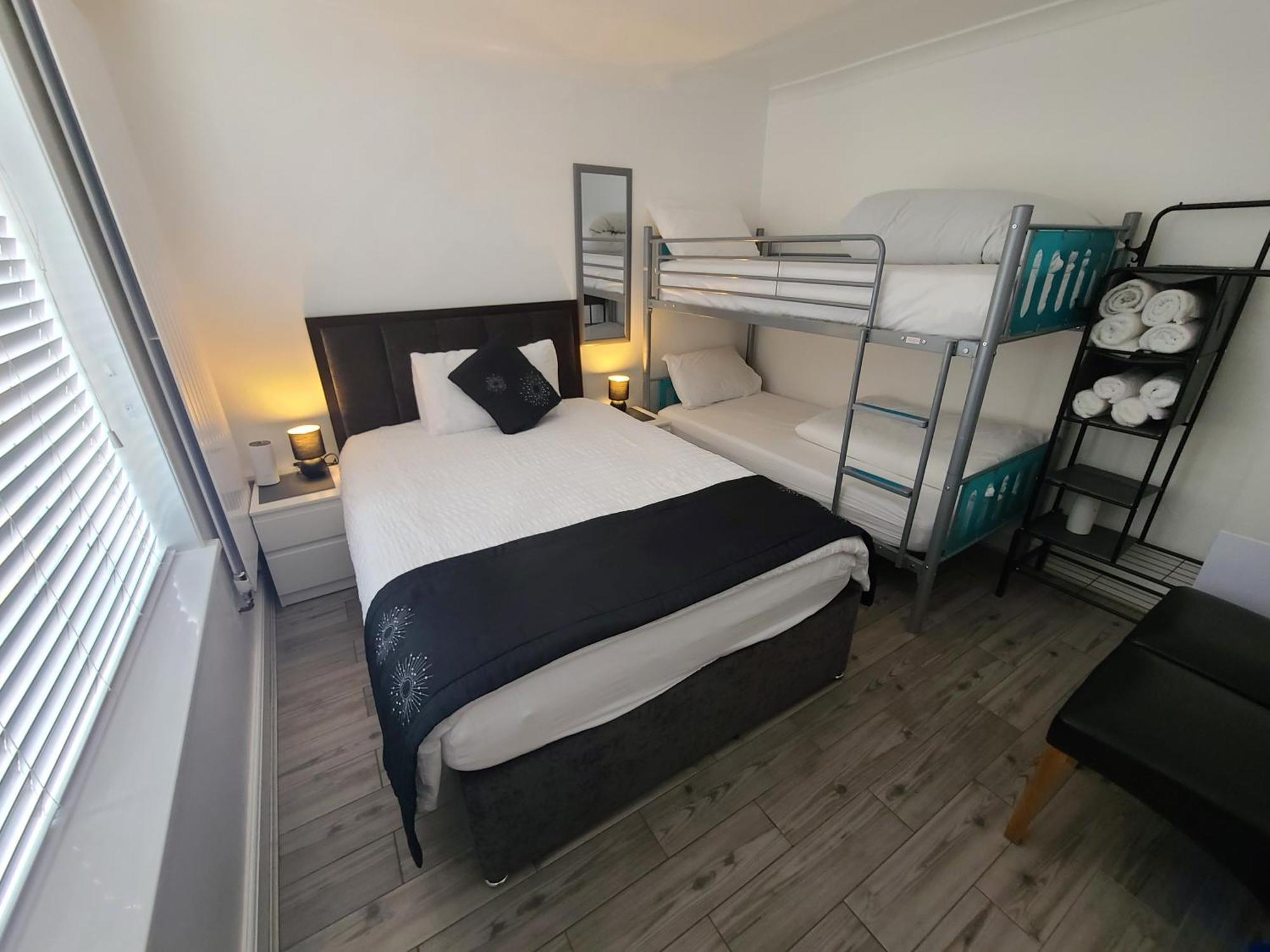 Gatwick Rooms-Travel Service-Airport Parking Ifield Dış mekan fotoğraf