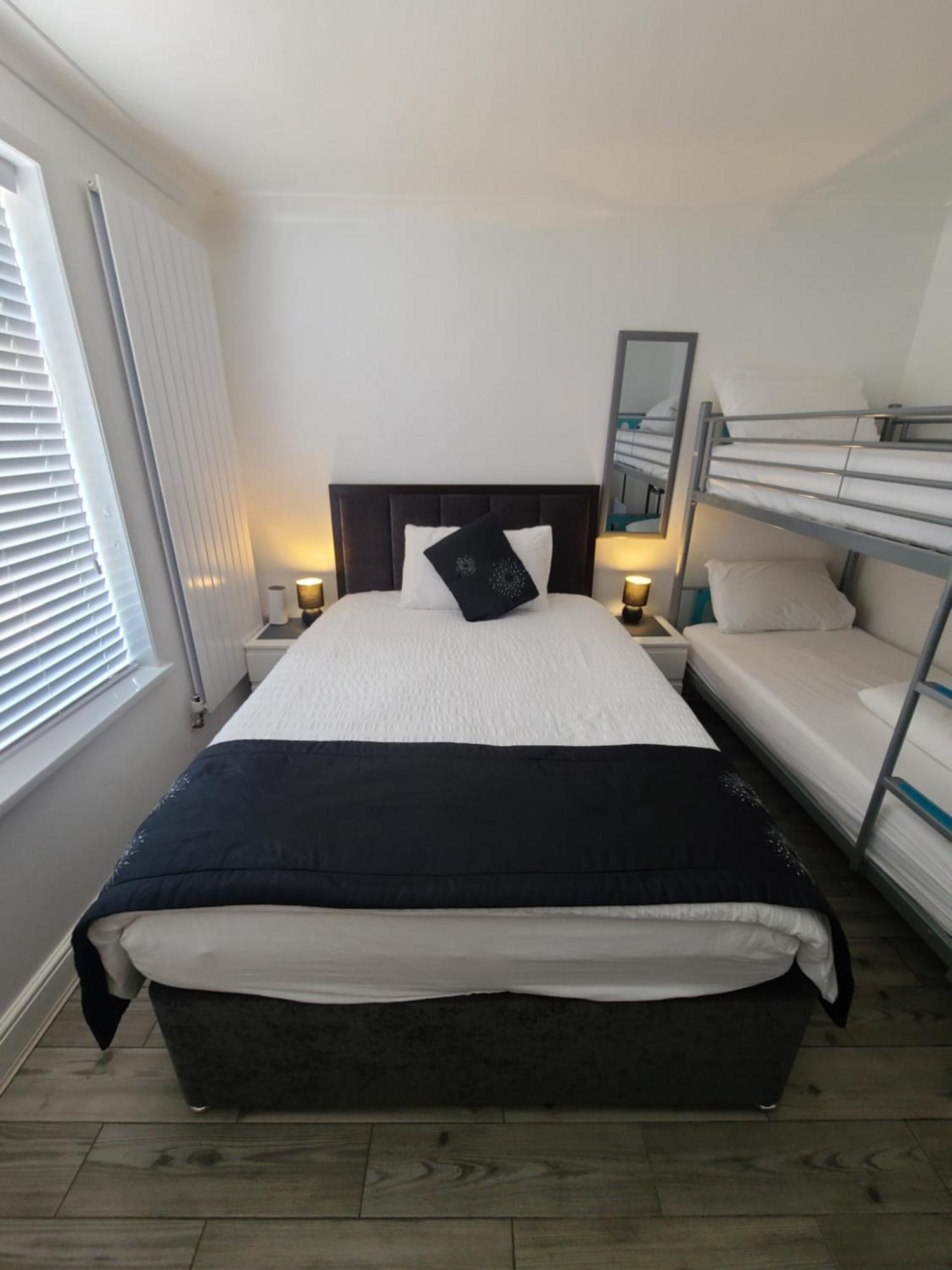 Gatwick Rooms-Travel Service-Airport Parking Ifield Dış mekan fotoğraf