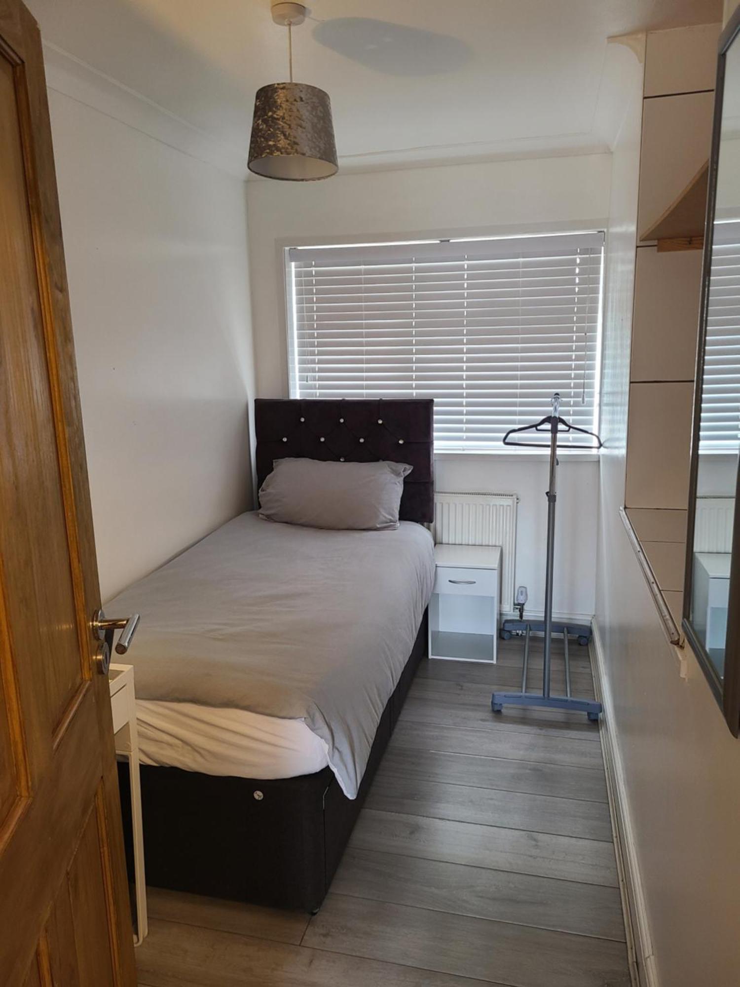 Gatwick Rooms-Travel Service-Airport Parking Ifield Dış mekan fotoğraf