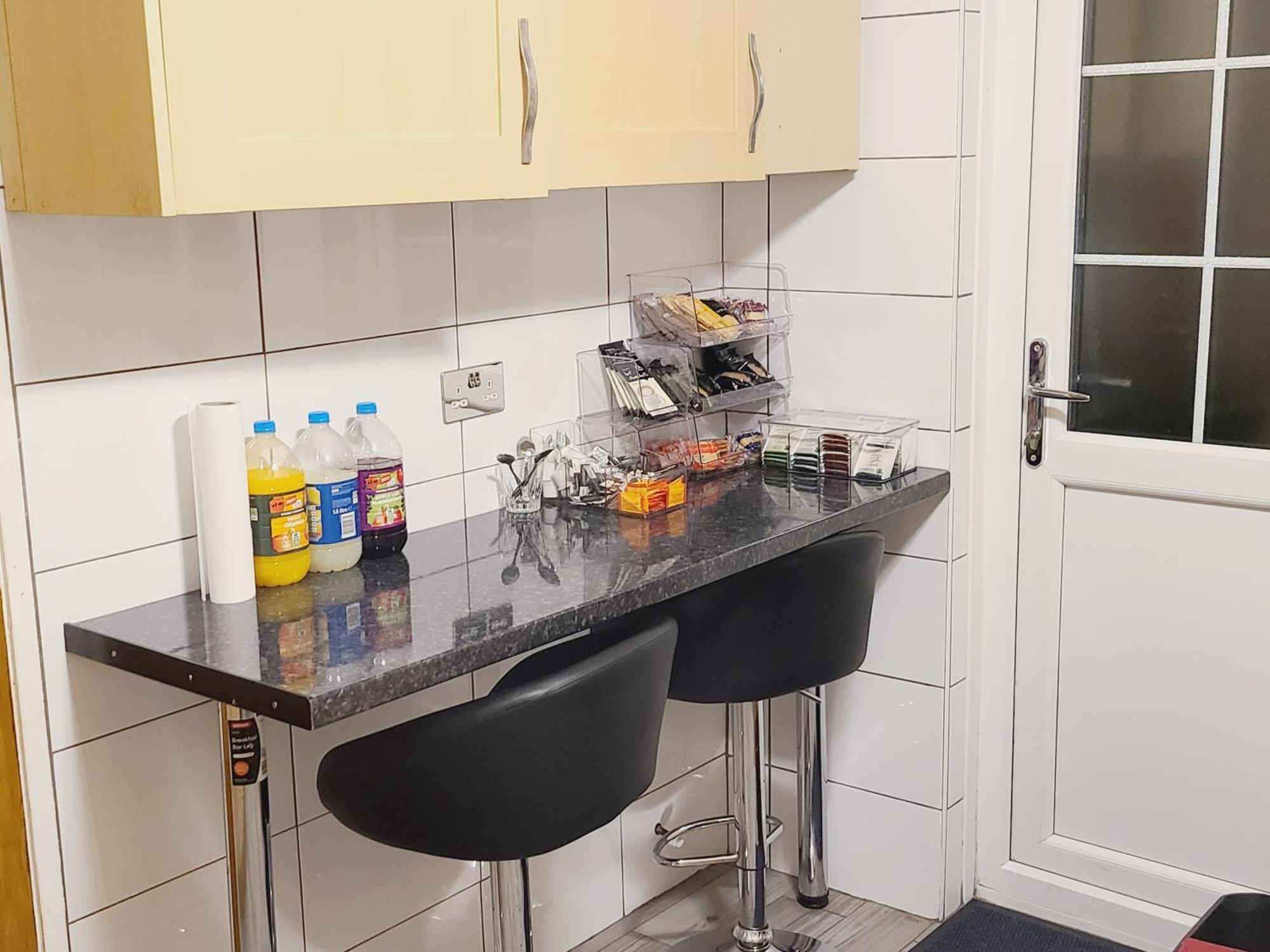 Gatwick Rooms-Travel Service-Airport Parking Ifield Dış mekan fotoğraf