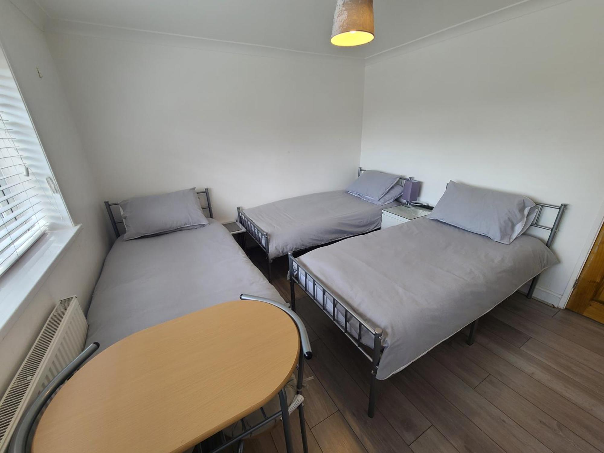 Gatwick Rooms-Travel Service-Airport Parking Ifield Dış mekan fotoğraf
